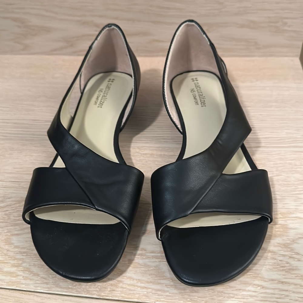 Naturalizer Black Jutta Sandals Size 8.5